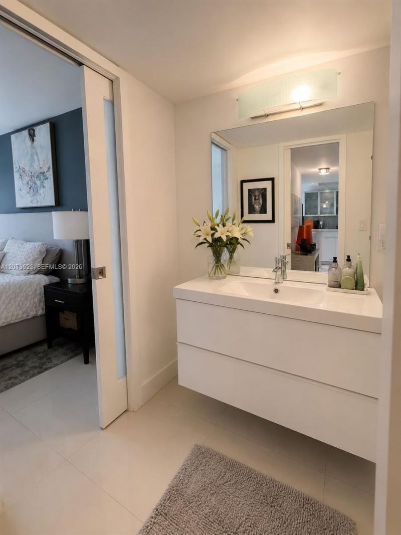 465 Ocean Dr , Unit 219, Miami Beach, FL 33139 Photo