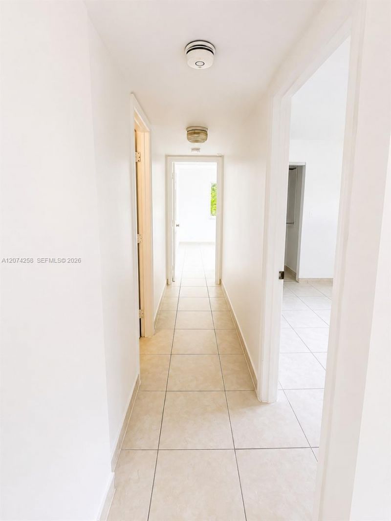 724 NE 4th St , Unit 3, Hallandale Beach, FL 33009 Photo