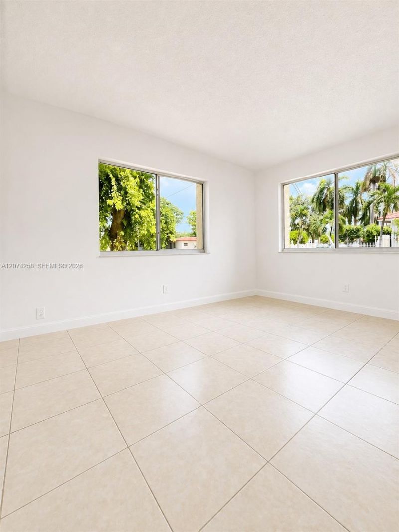 724 NE 4th St , Unit 3, Hallandale Beach, FL 33009 Photo