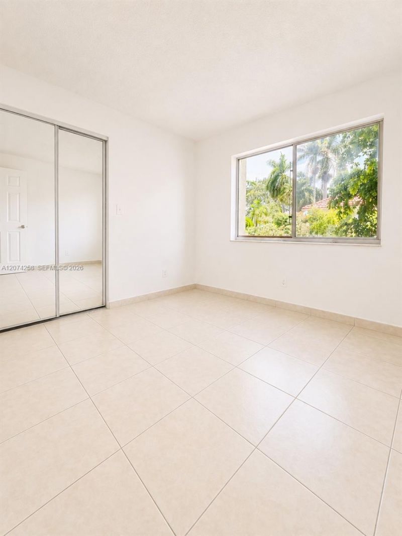 724 NE 4th St , Unit 3, Hallandale Beach, FL 33009 Photo