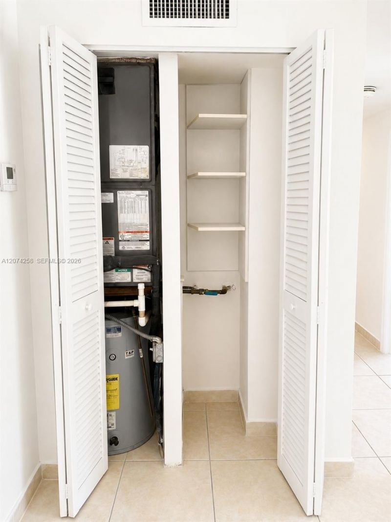 724 NE 4th St , Unit 3, Hallandale Beach, FL 33009 Photo