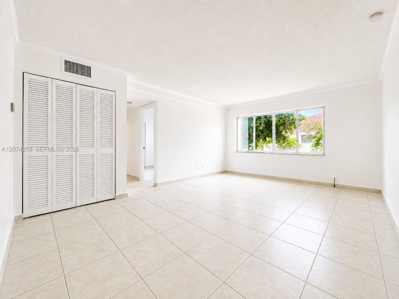 724 NE 4th St , Unit 3, Hallandale Beach, FL 33009 Photo