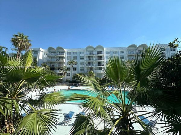 492 NW 165th St Rd , Unit C-210, Miami, FL 33169