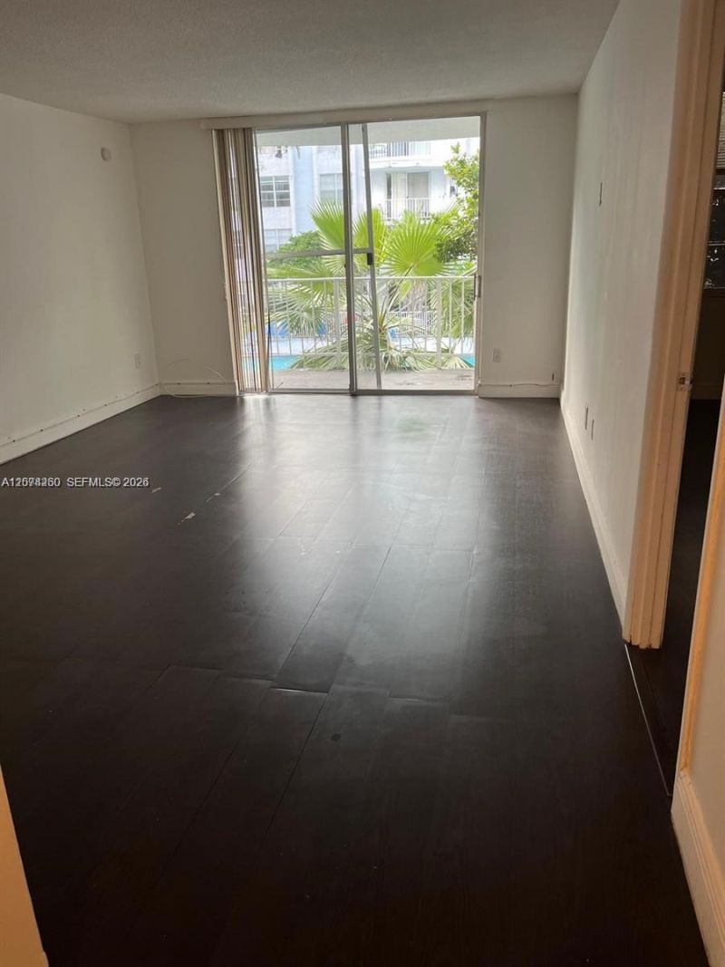 492 NW 165th St Rd , Unit C-210, Miami, FL 33169 Photo