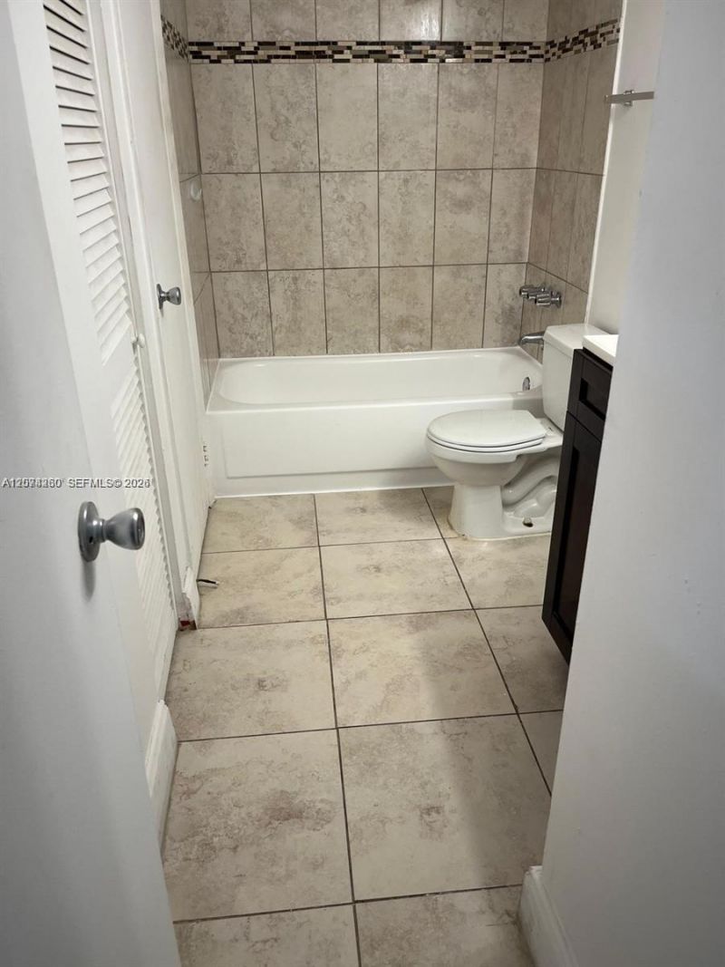 492 NW 165th St Rd , Unit C-210, Miami, FL 33169 Photo