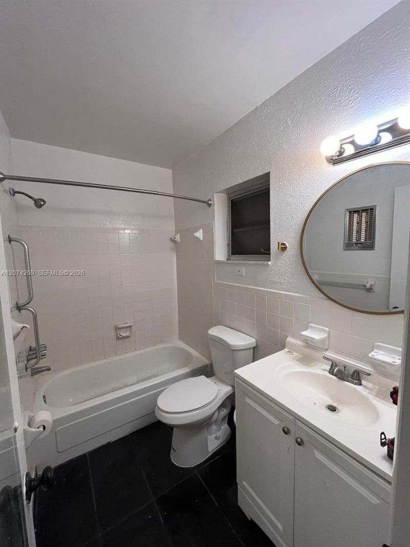 1824 Monroe St , Unit 12, Hollywood, FL 33020 Photo