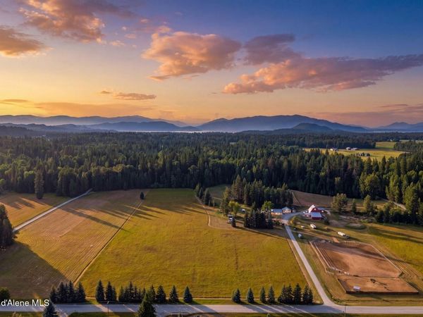 5000 Selle Rd, Sandpoint, ID 83864