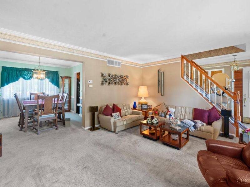 5468 Bellfield Lane, Green Township, OH 45238 Photo 6