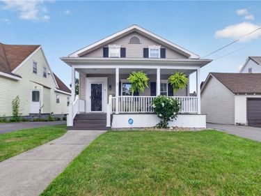2102 Claremont Terrace, Utica, NY 13501