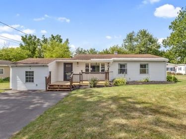 8271 Hamilton Drive, Baldwinsville, NY 13027