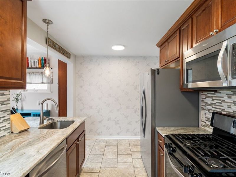 1556 Campbell Street, Cuyahoga Falls, OH 44223 Photo 10