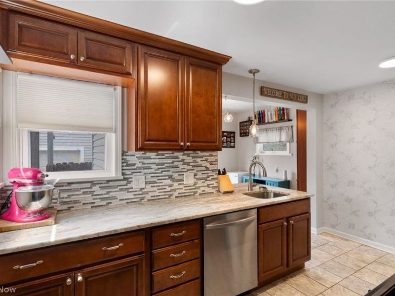 1556 Campbell Street, Cuyahoga Falls, OH 44223 Photo 11