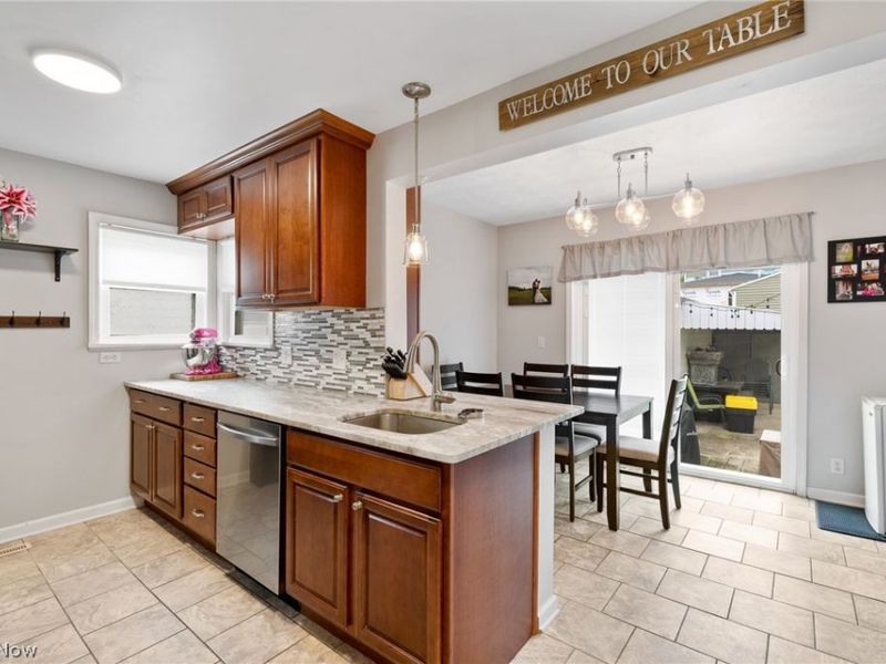 1556 Campbell Street, Cuyahoga Falls, OH 44223 Photo 8