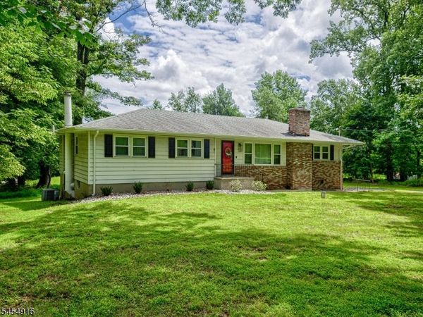 6 Featherbed Ln, Raritan, NJ 08822
