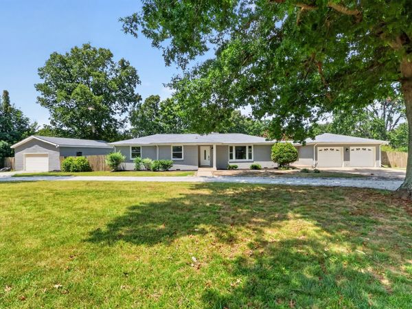 7302 Henry Dr , Fairview, TN 37062