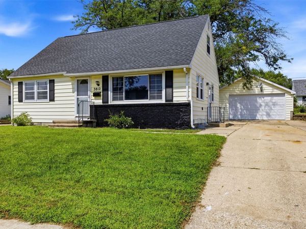 3812 Vine Avenue SE, Cedar Rapids, IA 52403