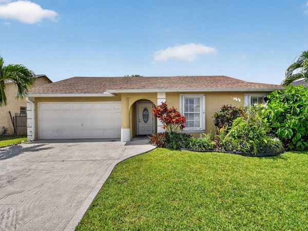 1080 Salmon Isle, Greenacres, FL 33413