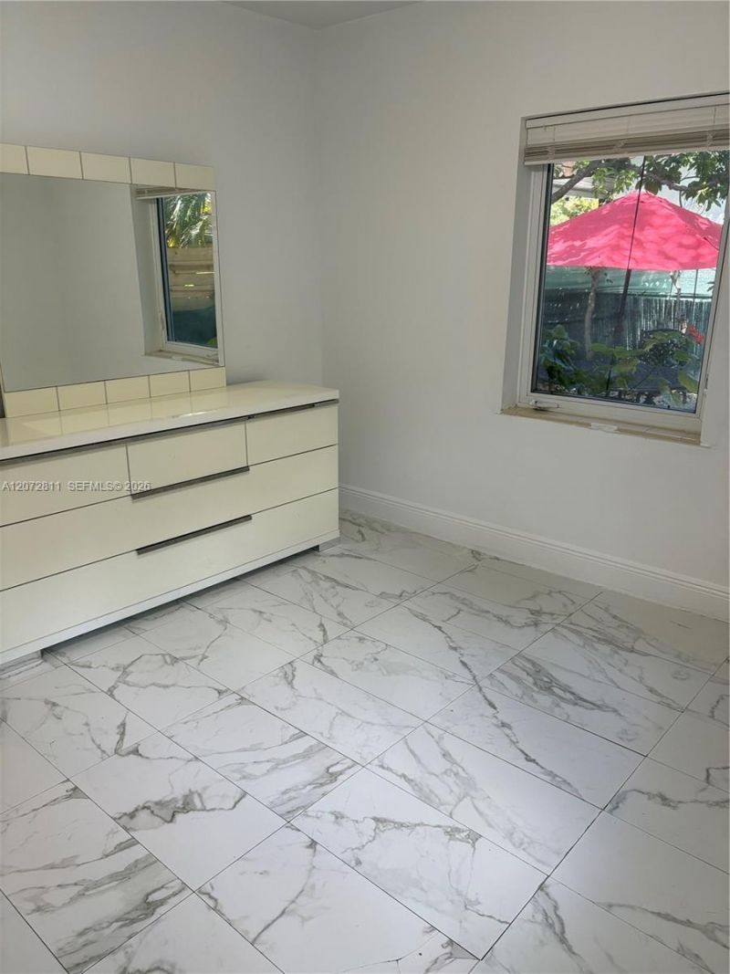 2 NE 45th St, Unit 4, Miami, FL 33137 Photo