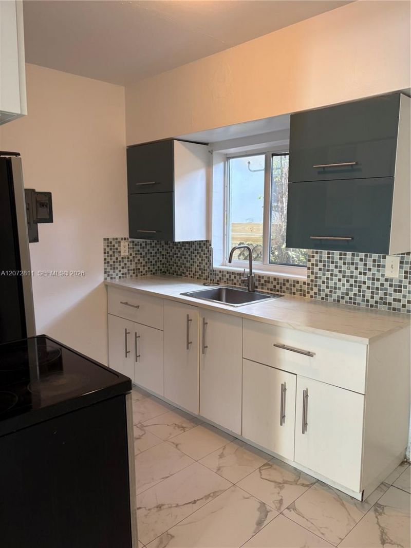 2 NE 45th St, Unit 4, Miami, FL 33137 Photo