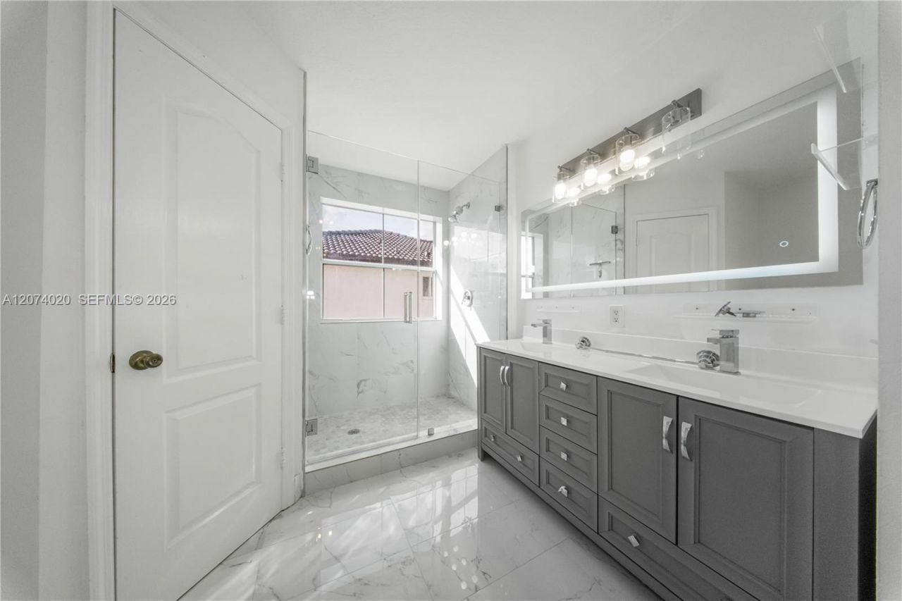 13868 SW 38th Ter , Miami, FL 33175 Photo