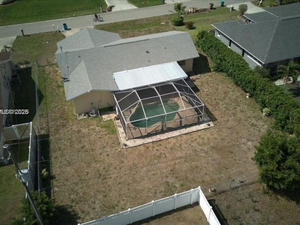 915 SE 20th ST , Cape Coral, FL 33990