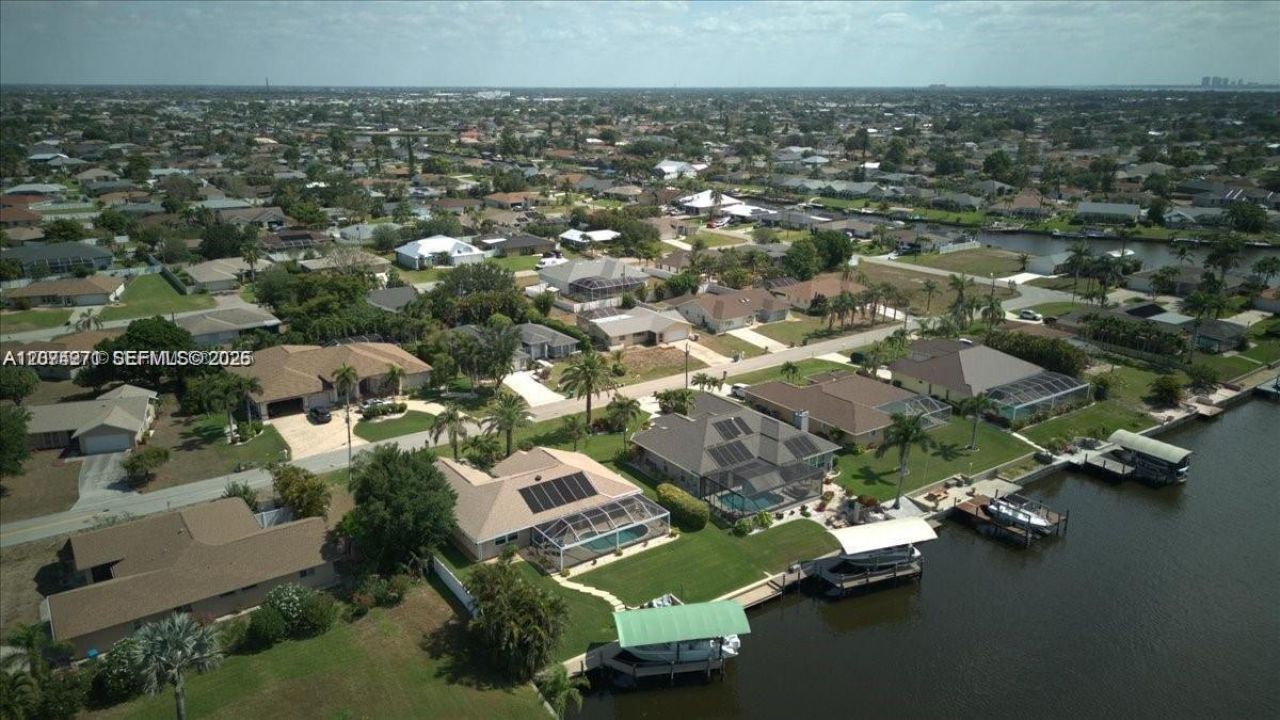 915 SE 20th St , Cape Coral, FL 33990 Photo