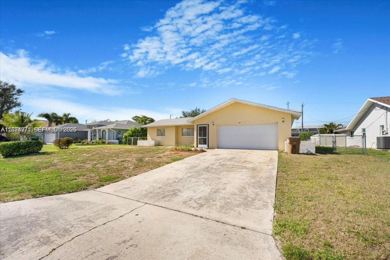 915 SE 20th St , Cape Coral, FL 33990 Photo