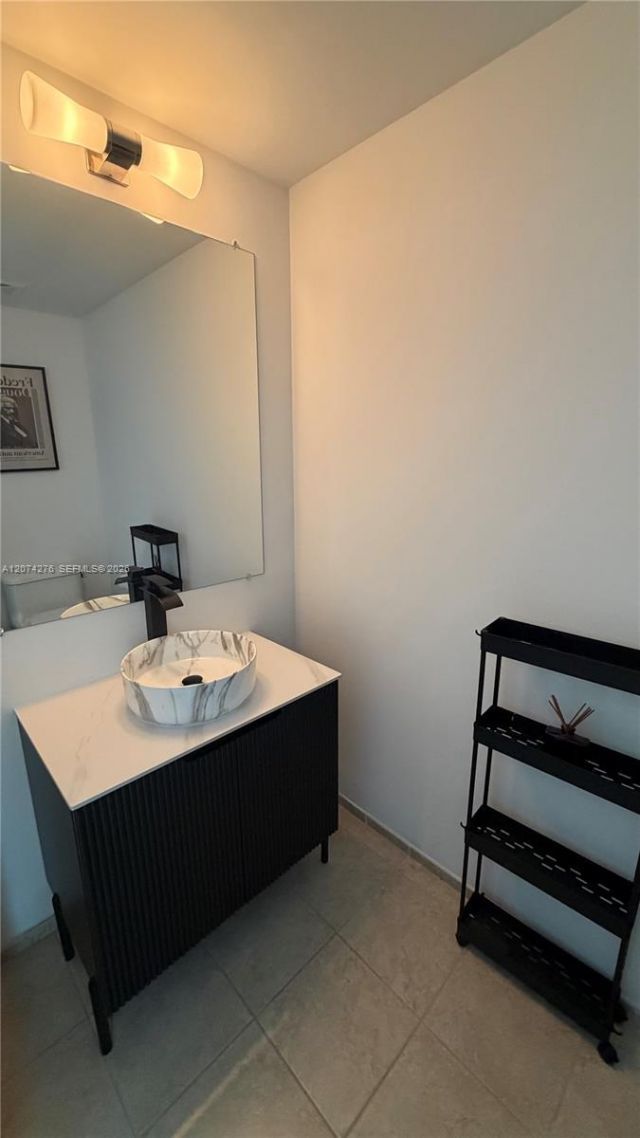 60 SW 13th St, Unit 2610, Miami, FL 33130 Photo