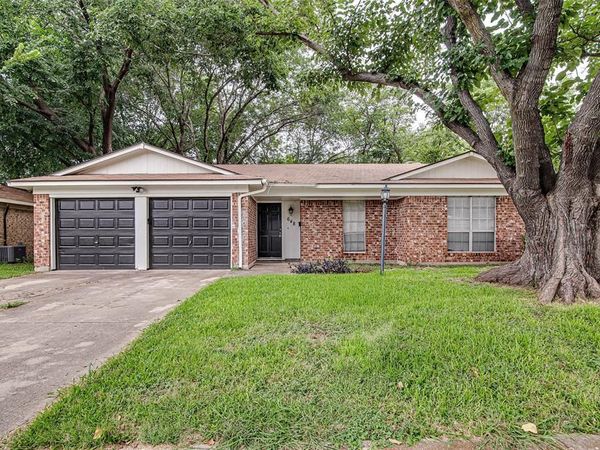 648 Sue Ann Lane, Burleson, TX 76028