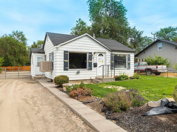 281 Lois St, Twin Falls, ID 83301