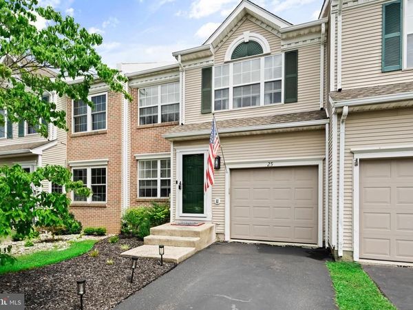 25 SPARROW WALK, NEWTOWN, PA 18940