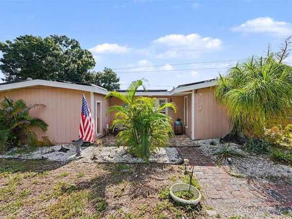 9537 CRESTVIEW STREET, SEMINOLE, FL 33772