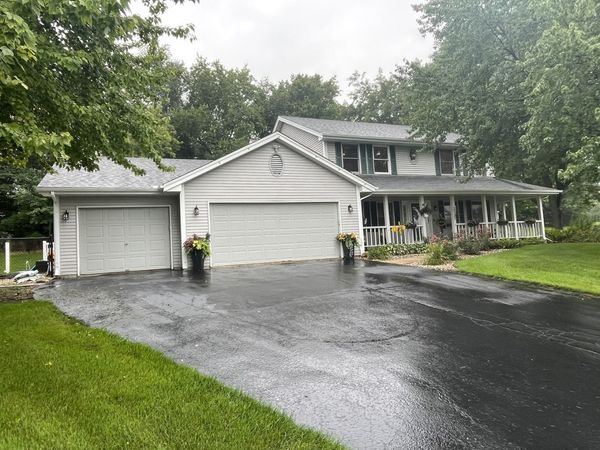 2137 Saint James Avenue , Belvidere, IL 61008