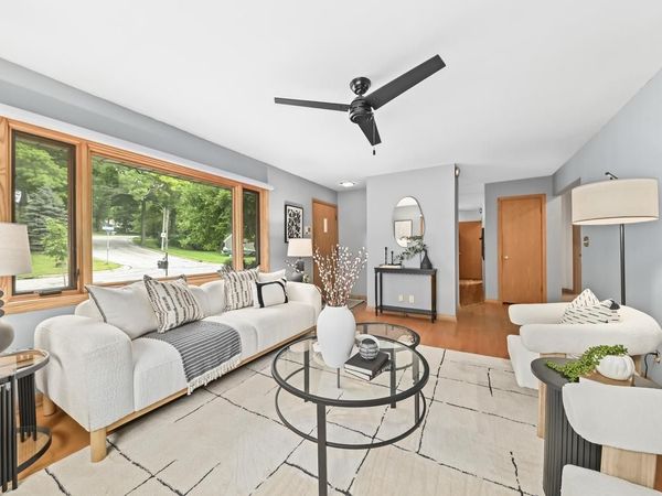 11707 W Oxford PLACE, Wauwatosa, WI 53226