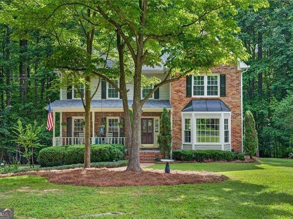211 Nacoochee Drive, Woodstock, GA 30188