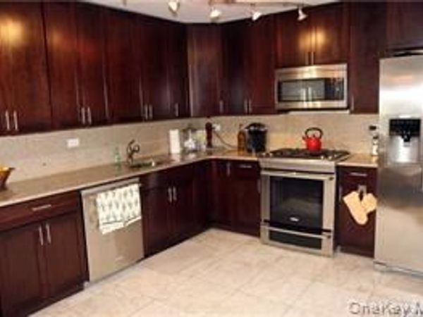 18-05 215 Street , Unit 11 K, Bayside, NY 11360