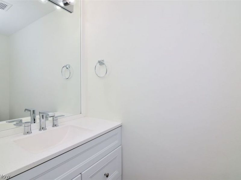 5700 York Drive, Lyndhurst, OH 44124 Photo 11