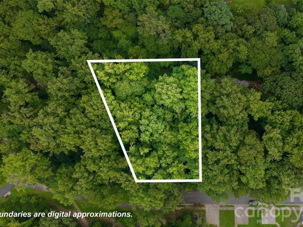 4601 Highlake Drive , Charlotte, NC 28215