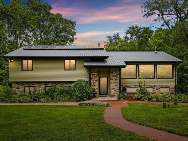 30 Rose Drive, East Dubuque, IL 61025
