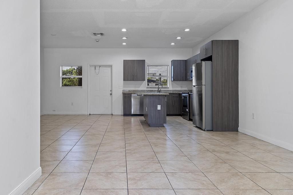 105 2nd Street, Unit 1, Lake Park, FL 33403 Photo