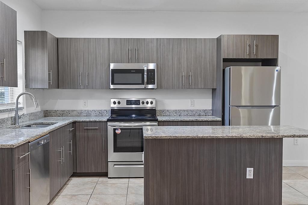 105 2nd Street, Unit 1, Lake Park, FL 33403 Photo