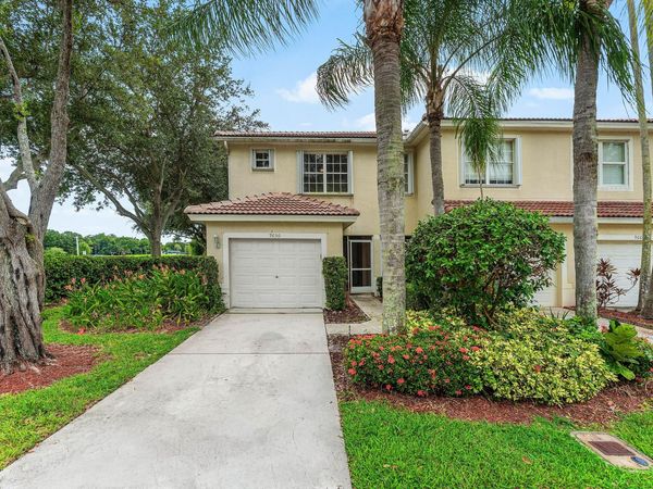 9650 Lago Drive, Boynton Beach, FL 33472