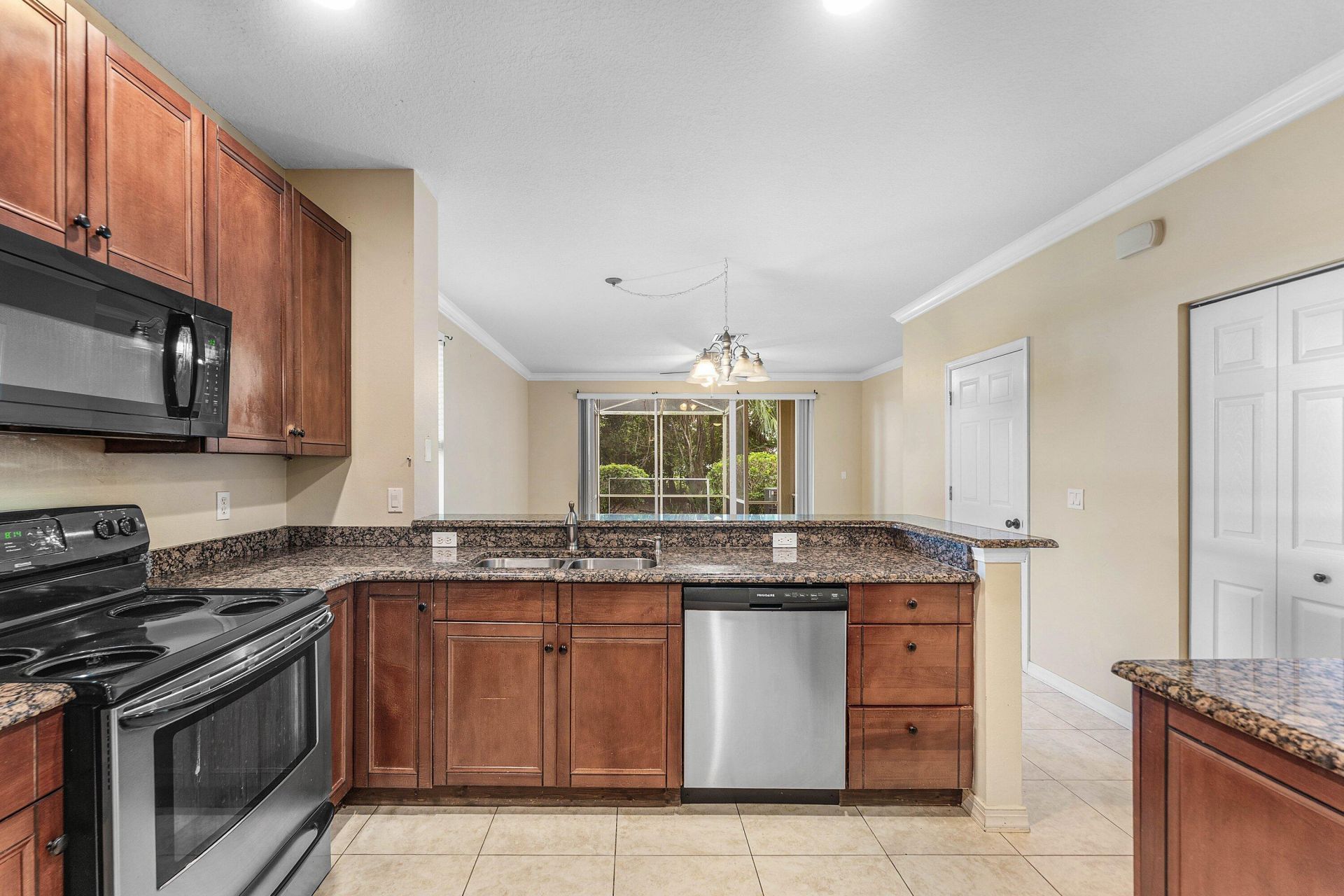 9650 Lago Drive, Boynton Beach, FL 33472 Photo