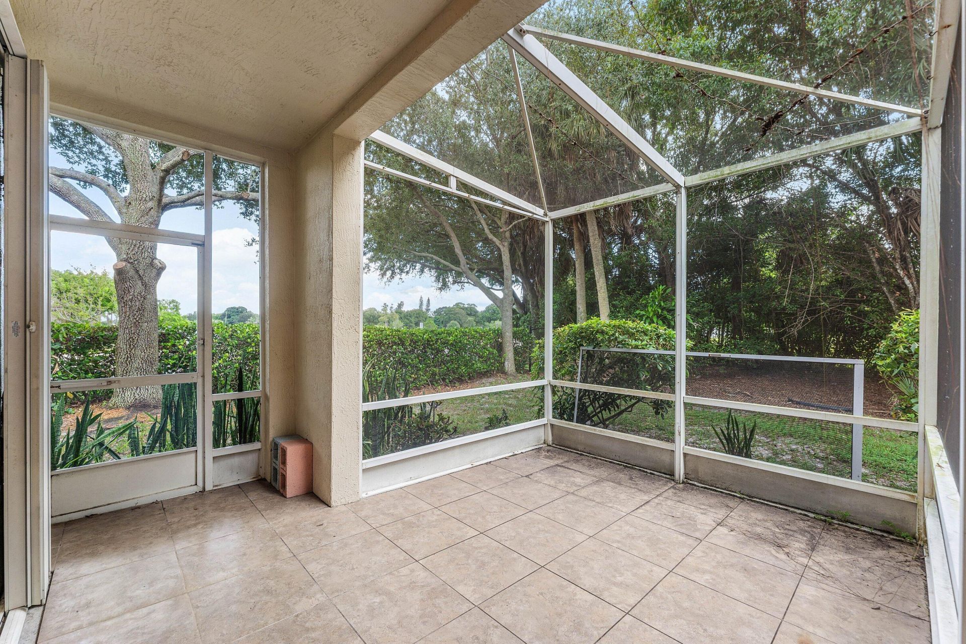 9650 Lago Drive, Boynton Beach, FL 33472 Photo