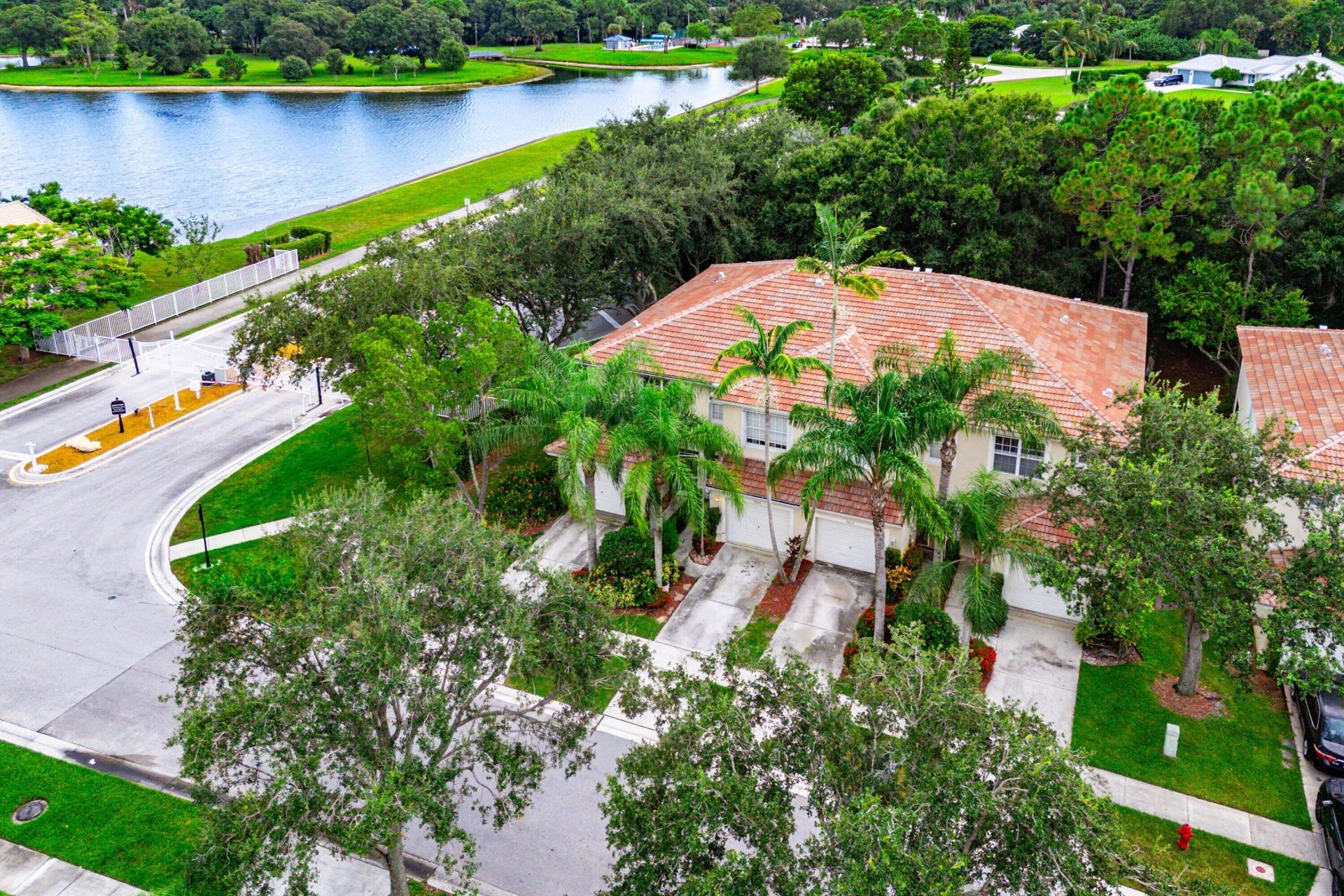 9650 Lago Drive, Boynton Beach, FL 33472 Photo