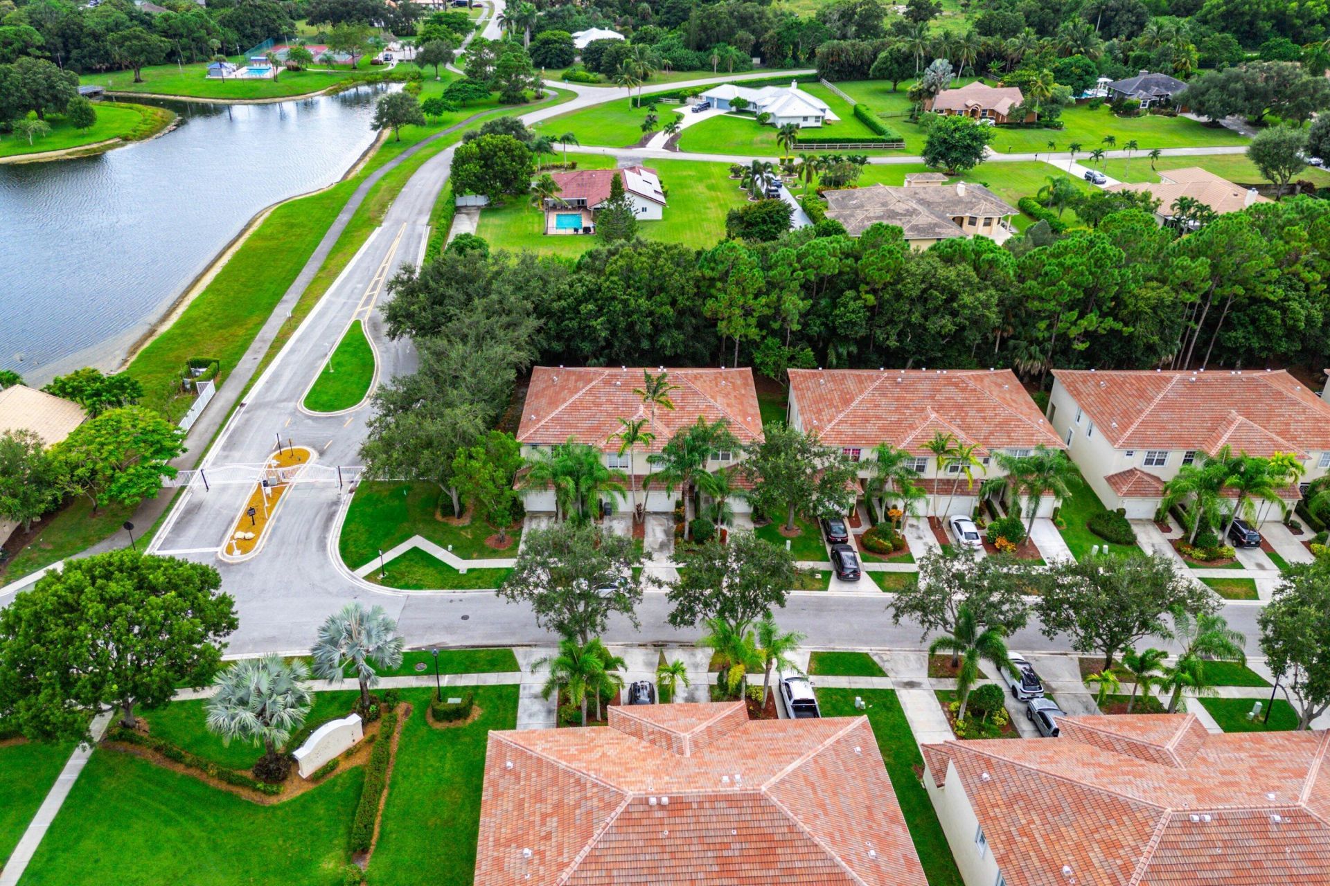 9650 Lago Drive, Boynton Beach, FL 33472 Photo