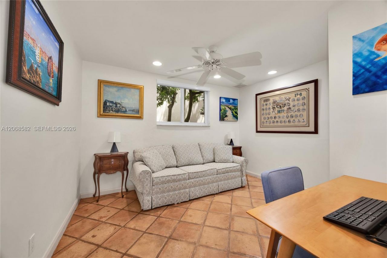 5996 Paradise Point Dr , Palmetto Bay, FL 33157 Photo