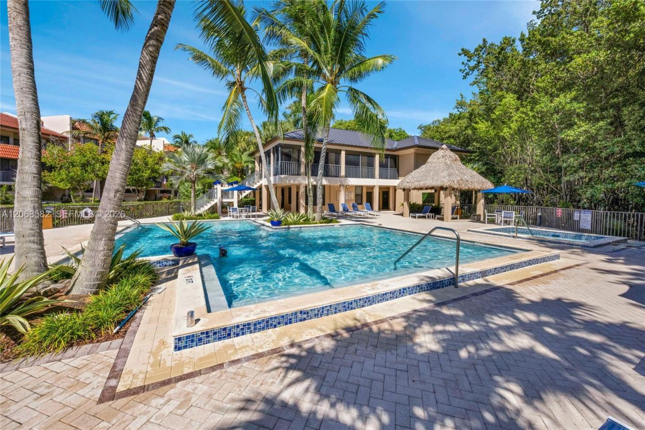 5996 Paradise Point Dr , Palmetto Bay, FL 33157 Photo