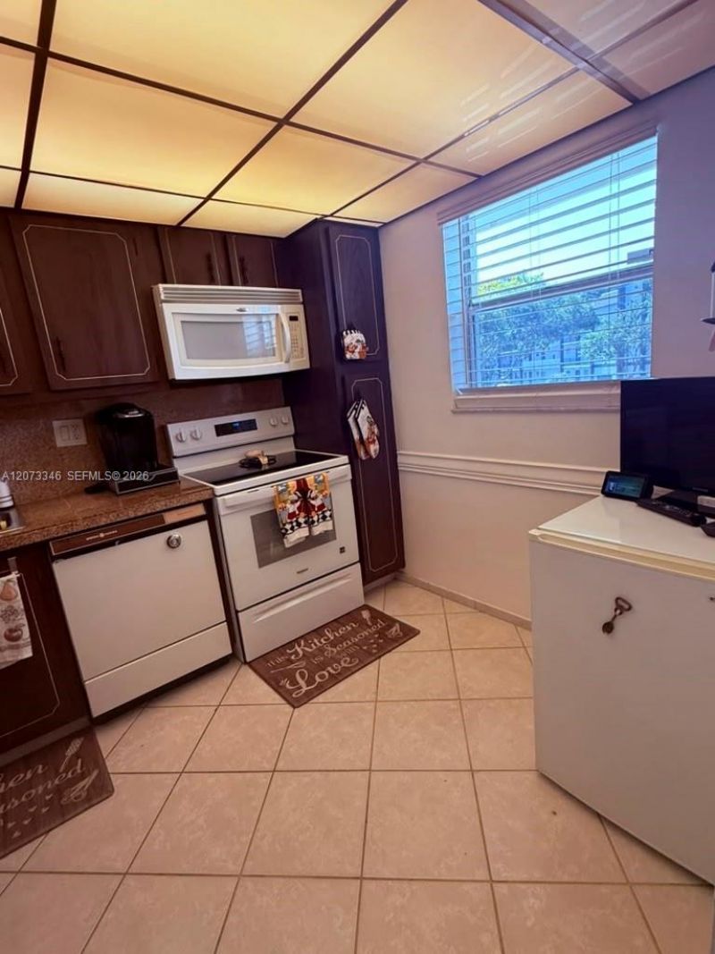 8330 Sands Point Blvd , Unit N208, Tamarac, FL 33321 Photo