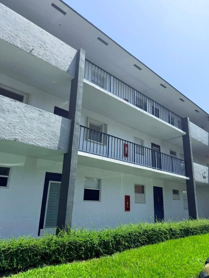 8330 Sands Point Blvd , Unit N208, Tamarac, FL 33321 Photo